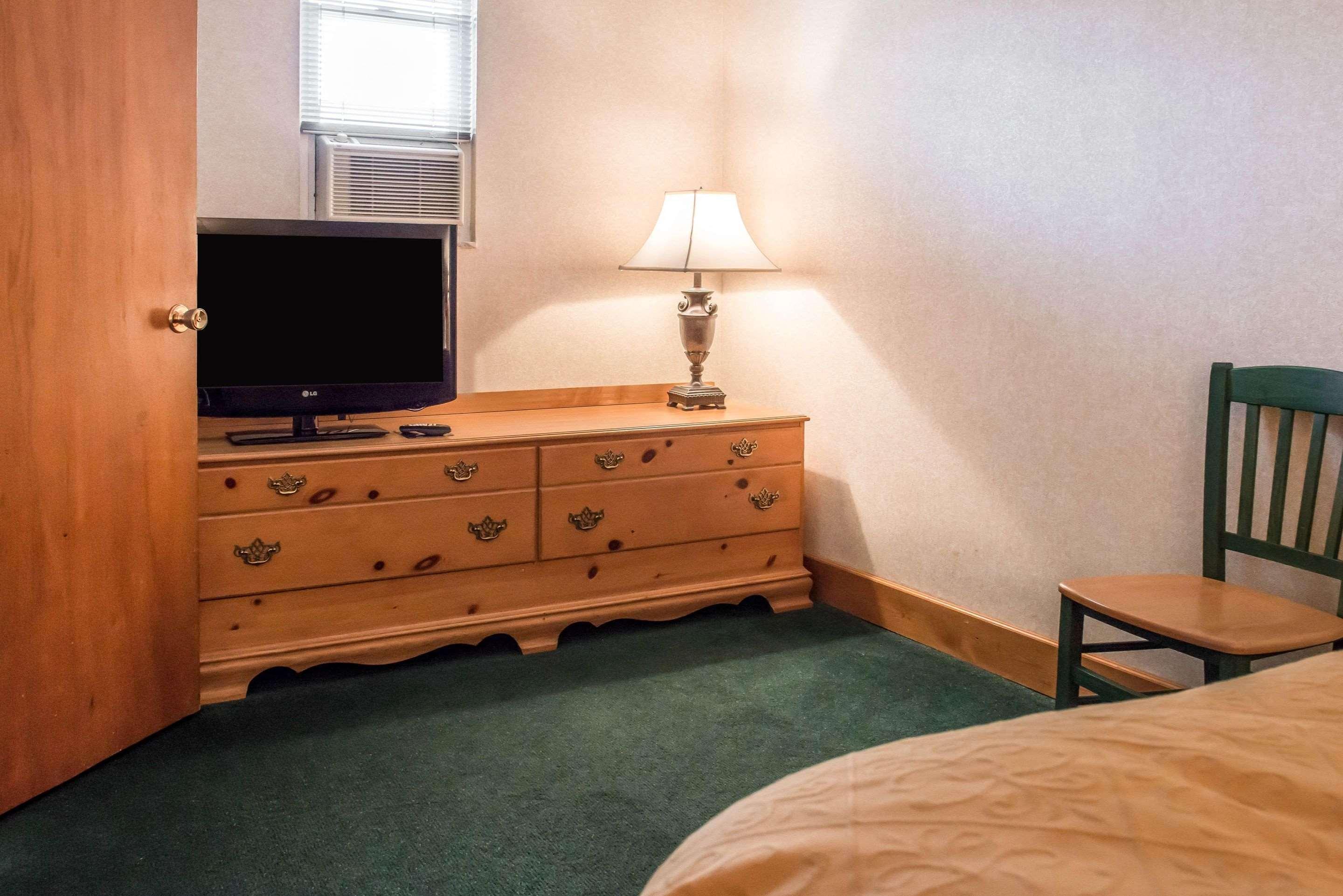 Quality Inn Pittsburgh Airport Oakdale Экстерьер фото