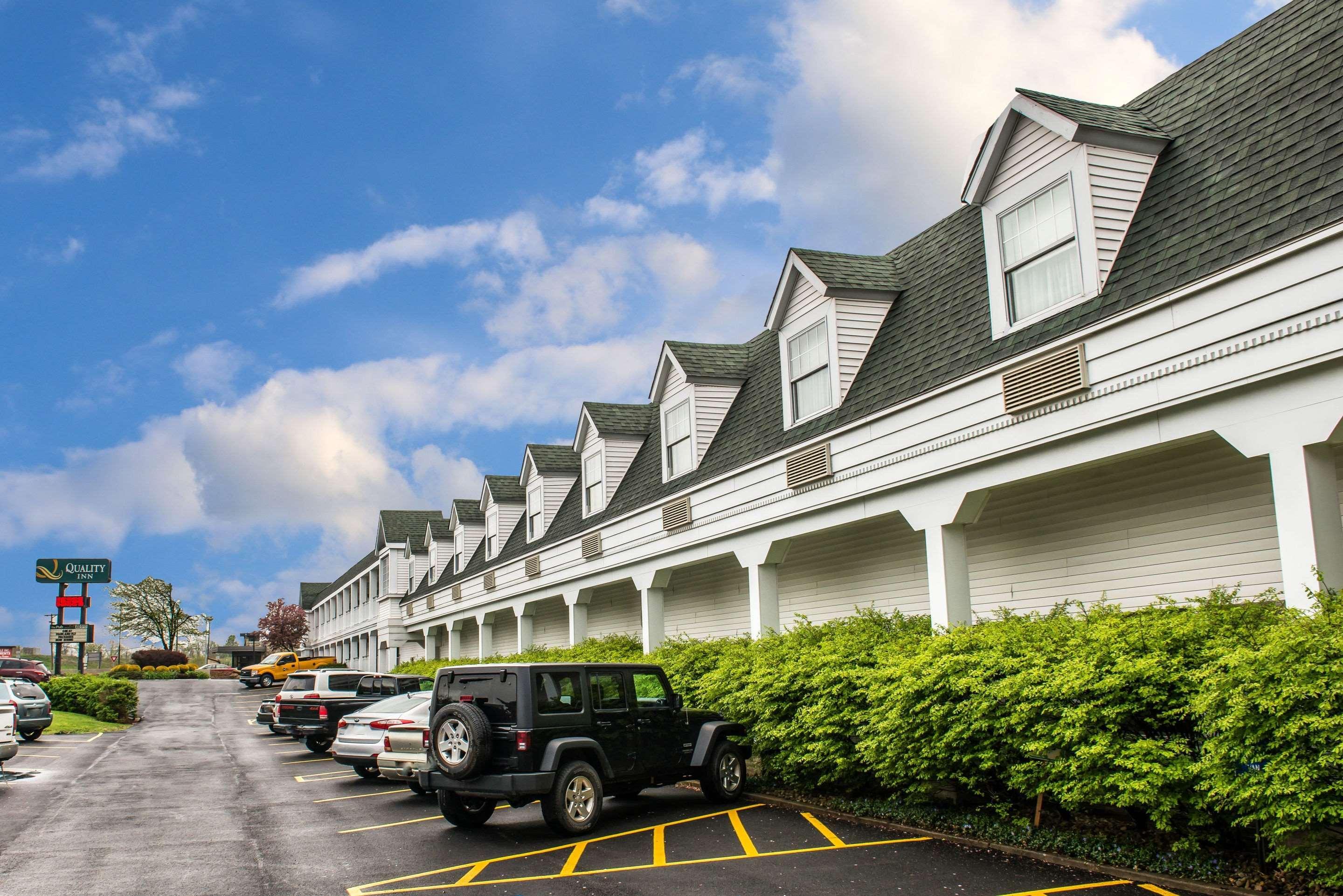 Quality Inn Pittsburgh Airport Oakdale Экстерьер фото