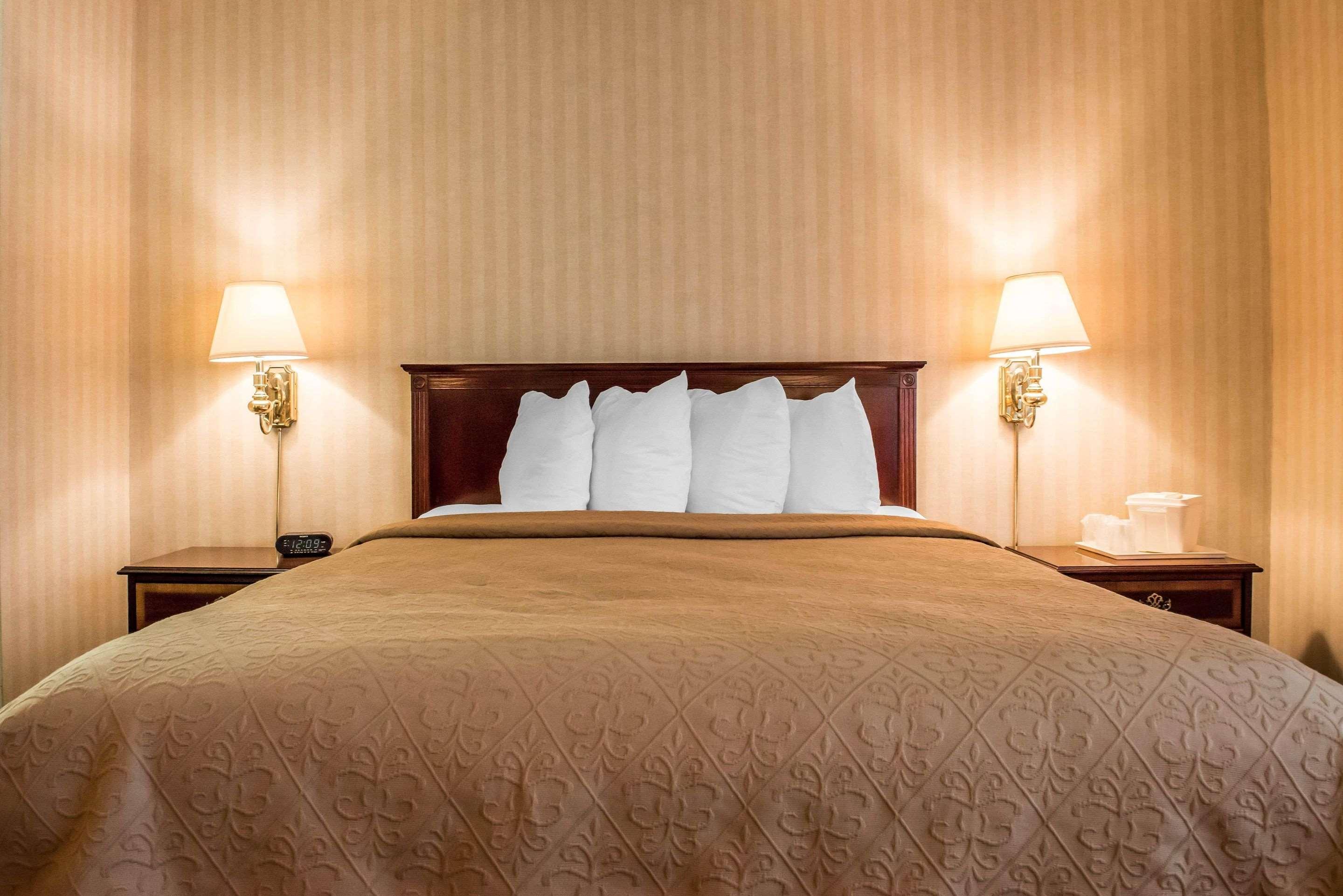 Quality Inn Pittsburgh Airport Oakdale Экстерьер фото