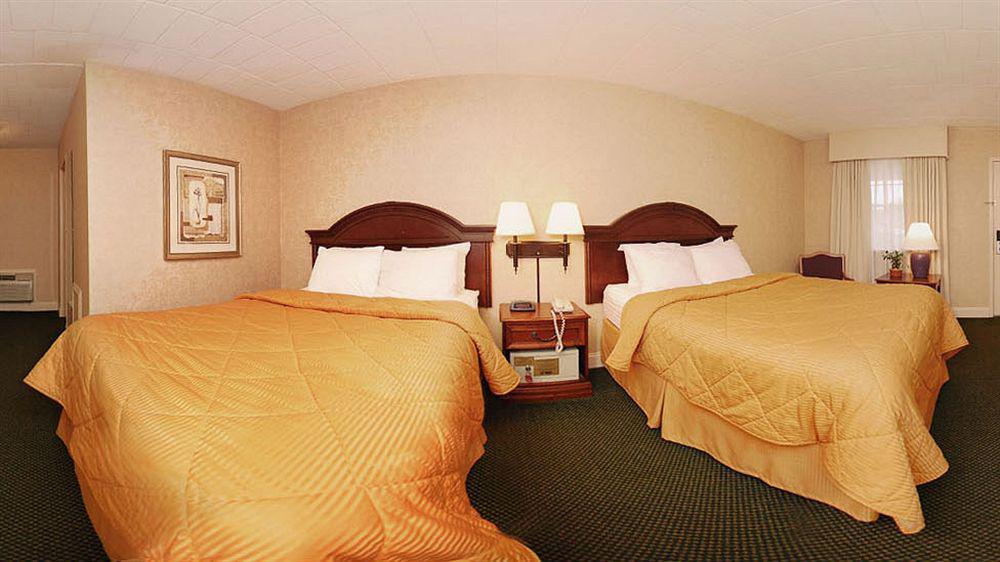 Quality Inn Pittsburgh Airport Oakdale Экстерьер фото